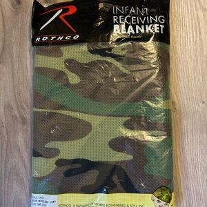 Camouflage receiving blanket